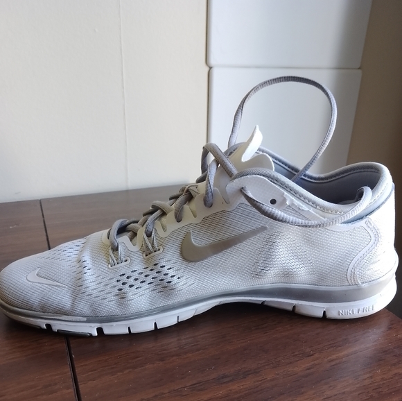 Nike Free TR FIT 4 Unisex Running Shoes White Gray Size US 10 - Picture 3 of 4